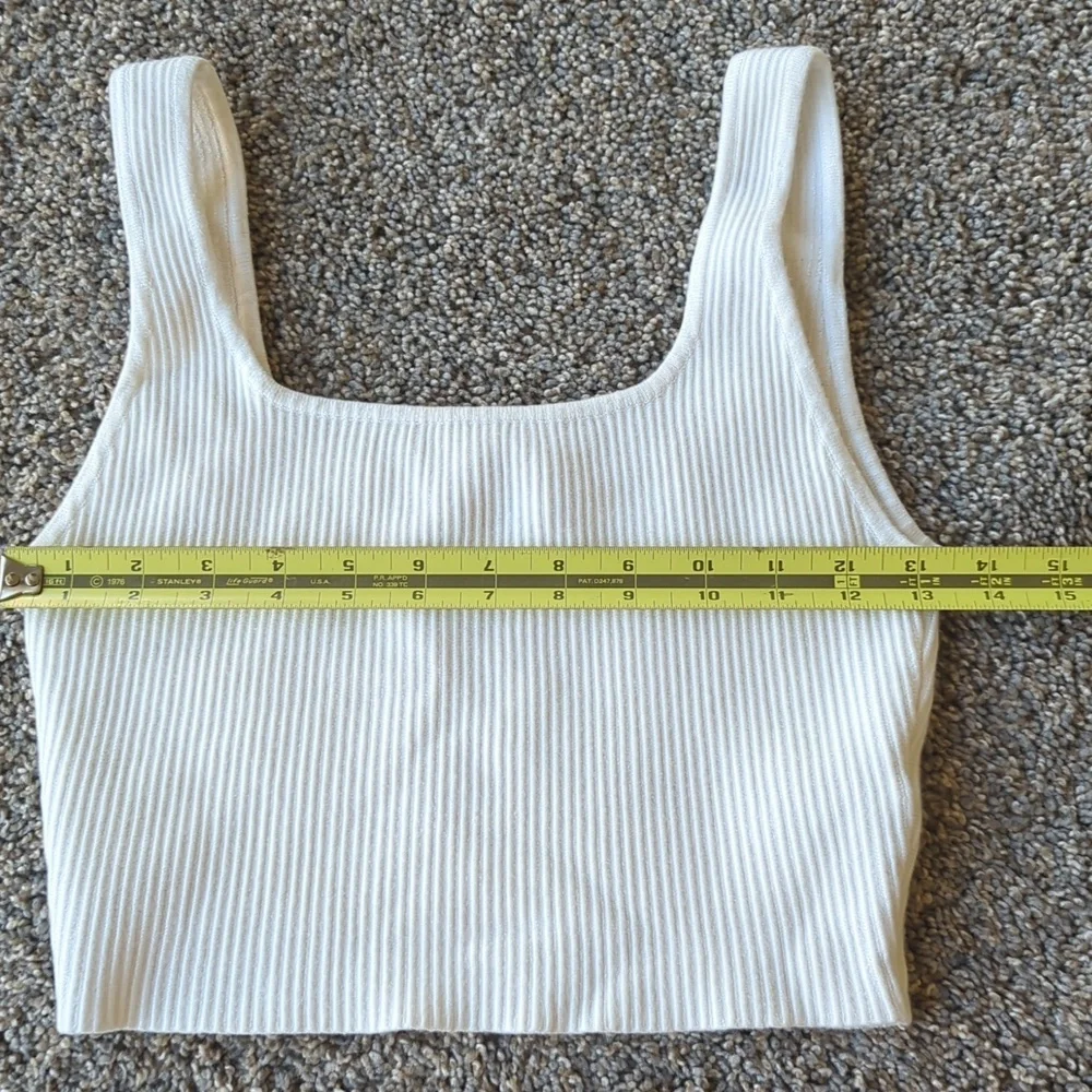 House Of Harlow 1960 Crop Top - Picture 2 of 6